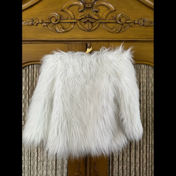 Vintage Winter White Fur Cropped Top - Picture 6 of 6